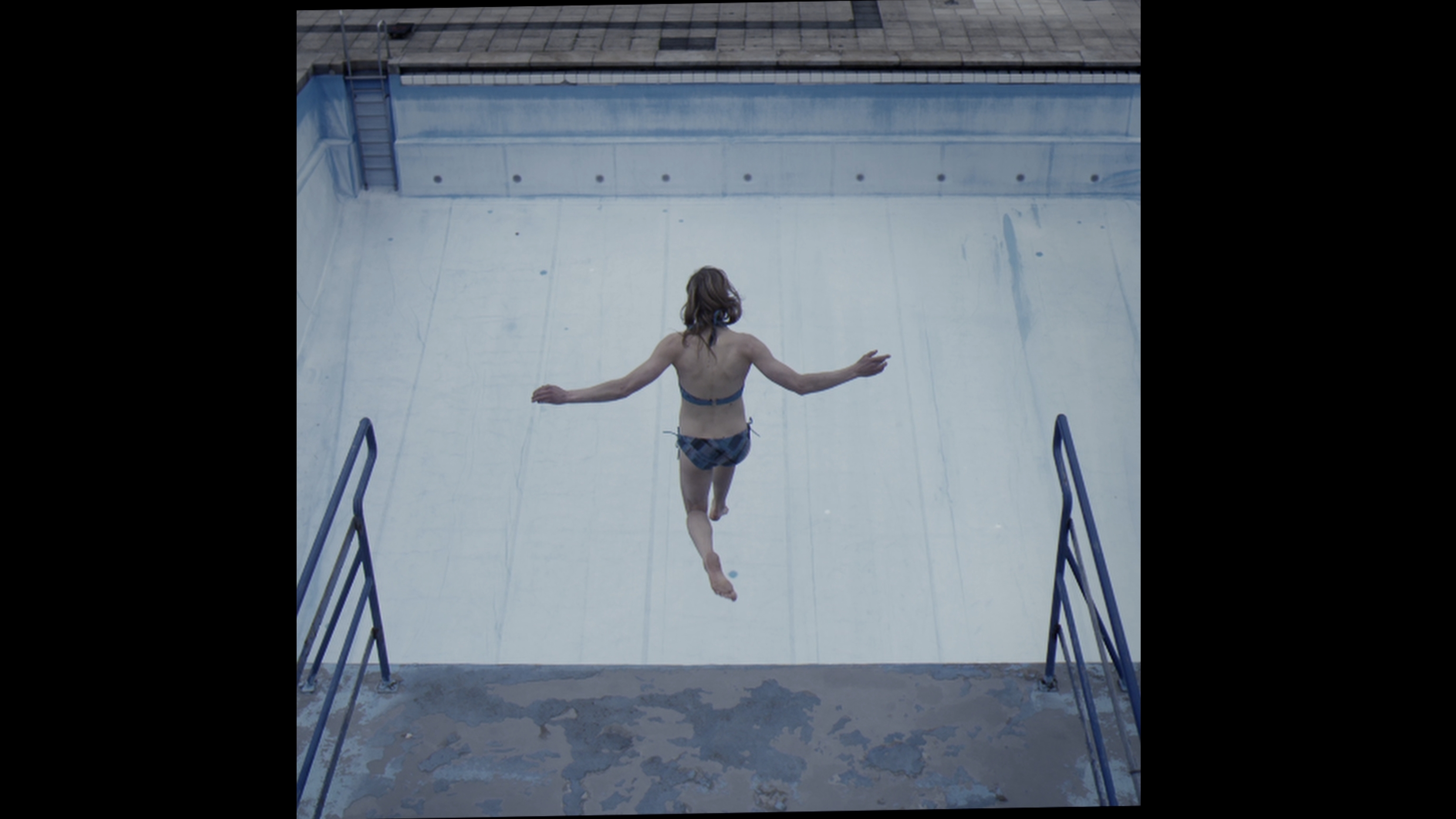 Drohende Schließung der Blindenschwimmhalle in Soest – Emotionen im Netz